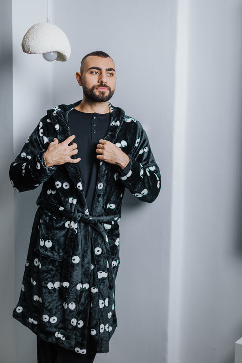 Snuggs Blanket Robe Black Eyes